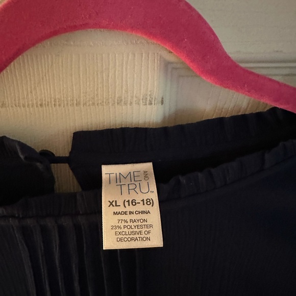 Top - Picture 4 of 5